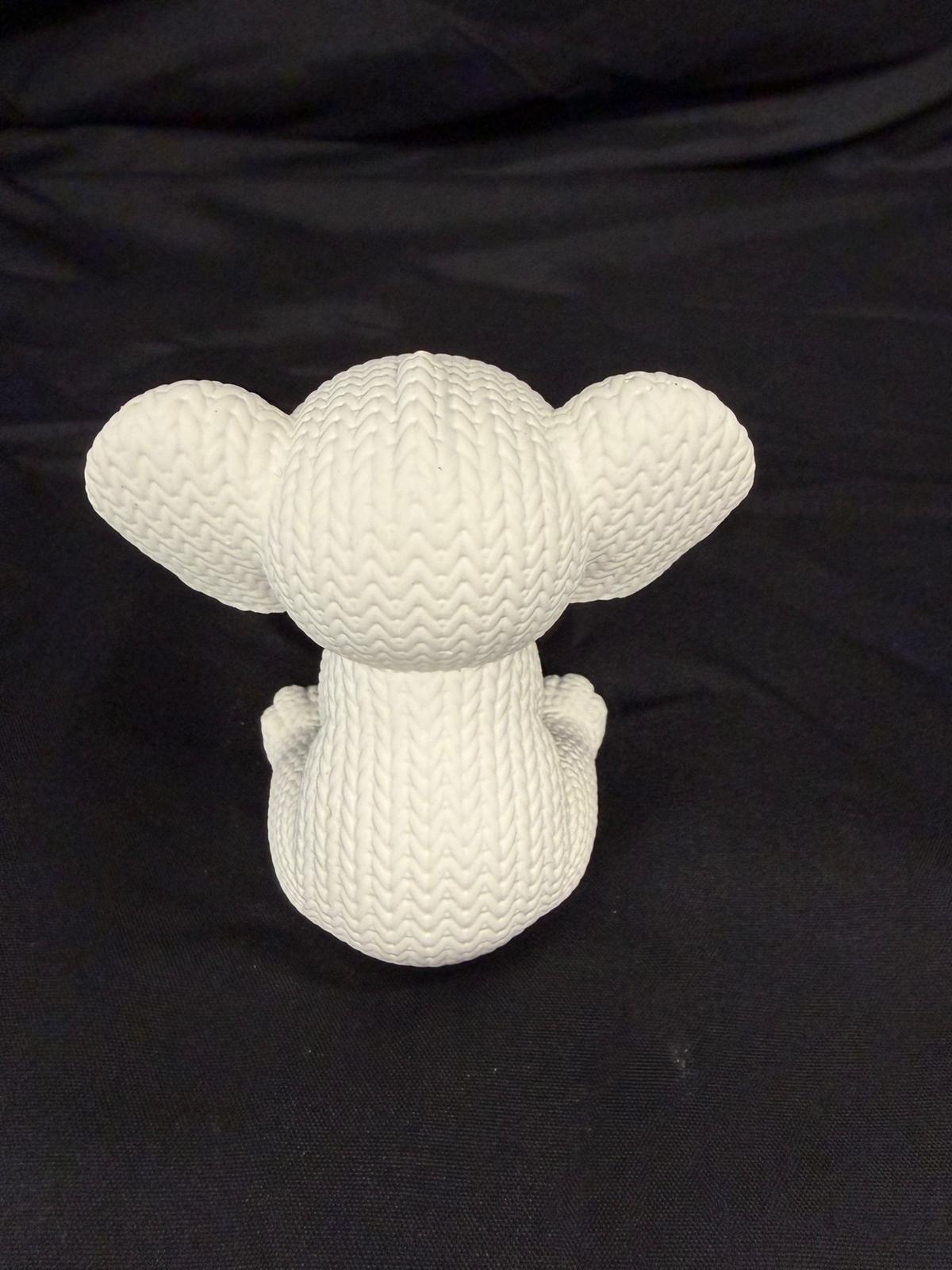 Gipsfigur Elefant mit Strickmuster